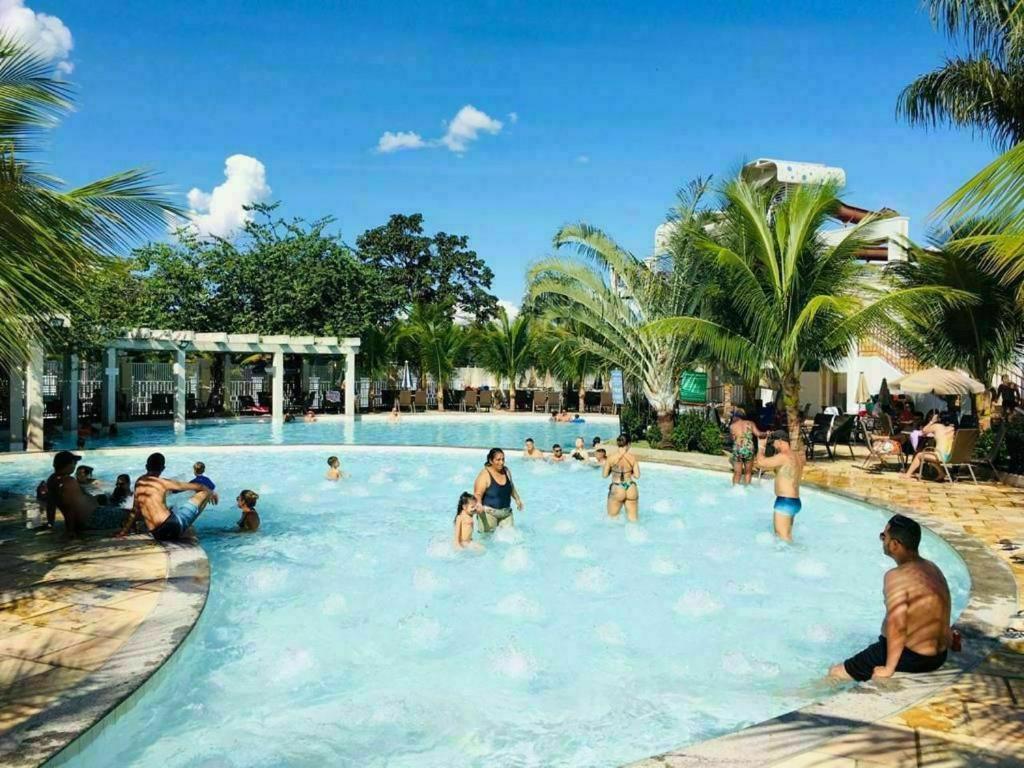 Lacqua Di Roma Com Piscina De Ondas Junior Daire Caldas Novas Dış mekan fotoğraf